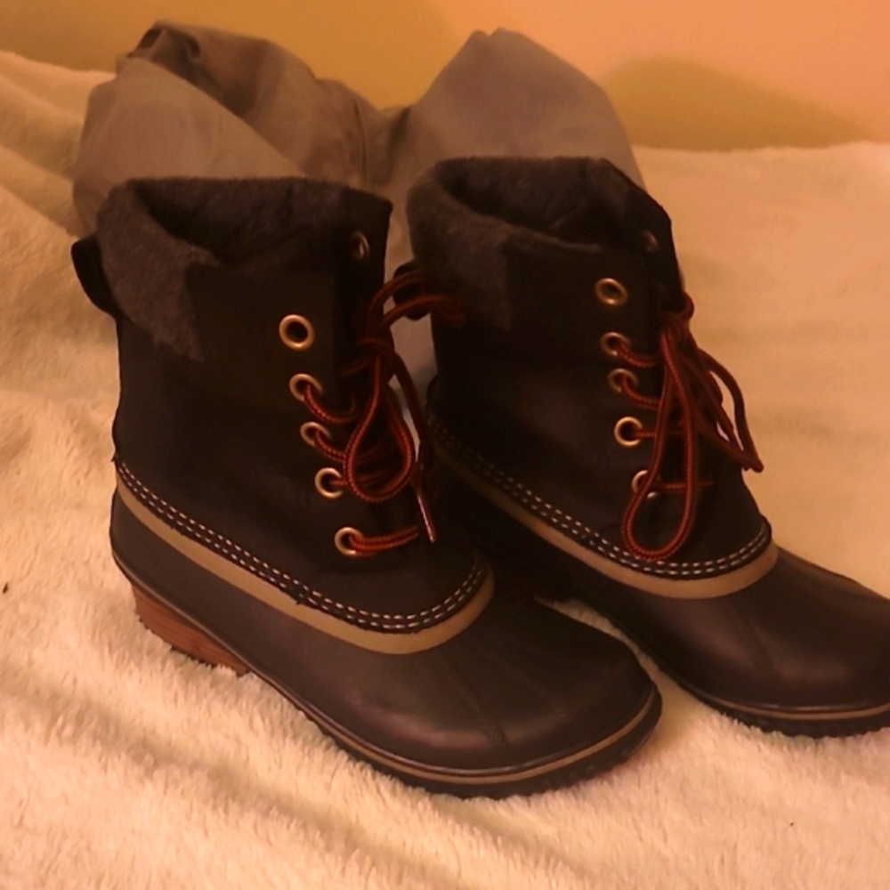 Sorel Black and Brown Winter Boots with Red Accents